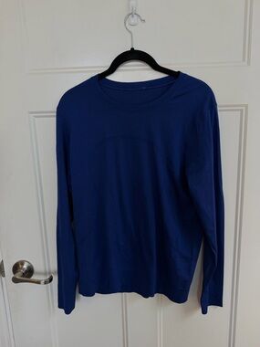 Lululemon Relaxed Swiftly in Larkspur (Size 10)